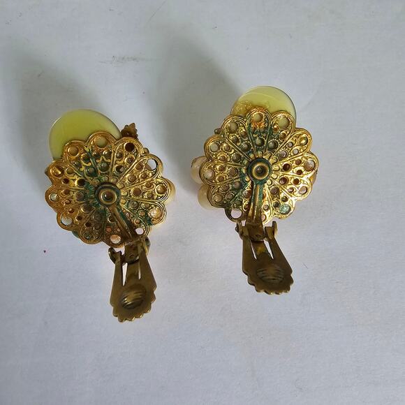 Vintage Beaded Earrings Clip On Gold Tone Leaf Faux Pearl Cluster AB stones Fall - Picture 5 of 8